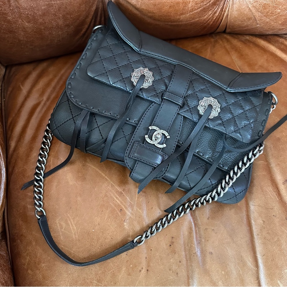 Chanel 2014 Black Quilted Calfskin Leather Paris-Dallas Ride Western Saddle Bag - Picture 4 of 15
